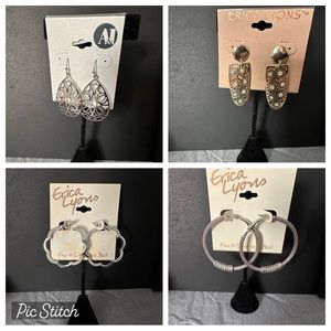 4 pair earrings+1 free.